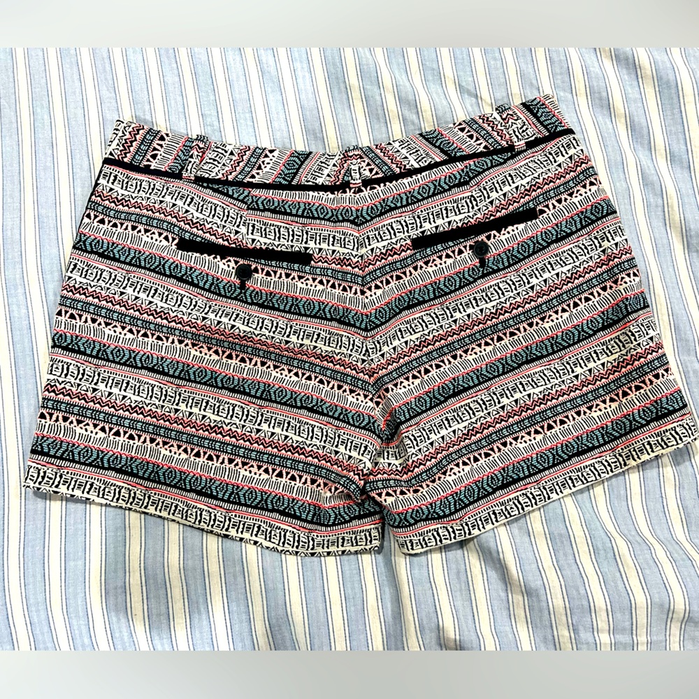 The limited patterned shorts size 10R